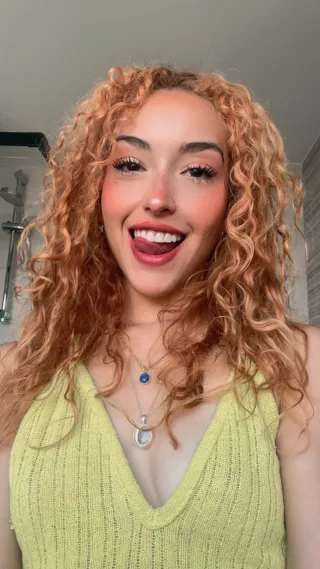 Onlyfans: travelerluna7