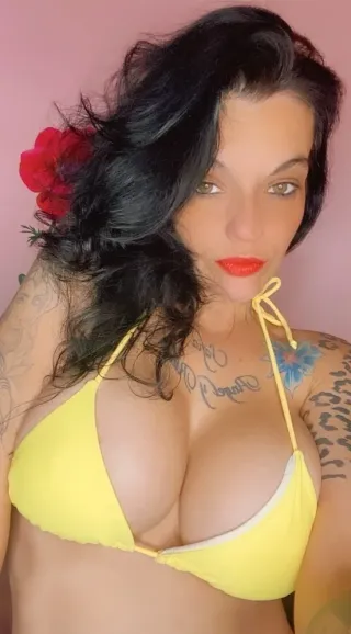 Onlyfans: katypetunia