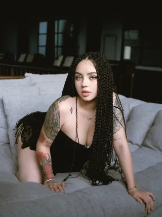 Onlyfans: nneveska